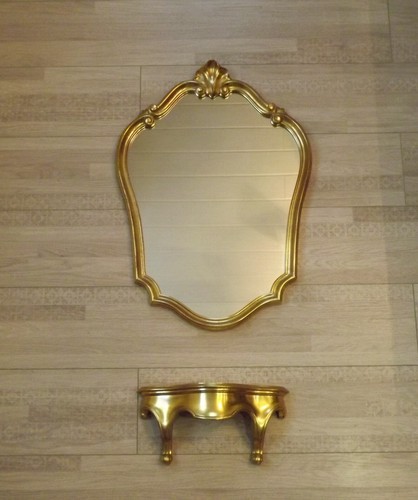 Vintage ornate gold resin - ,