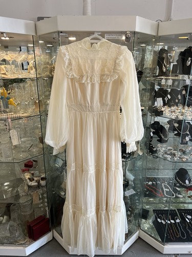Bernese vintage wedding - bernese’s,