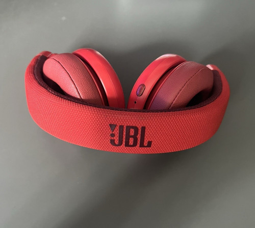 Jbl series ear - on-ear, wired