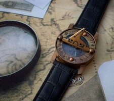 Vintage sundial compass - compass, wrist