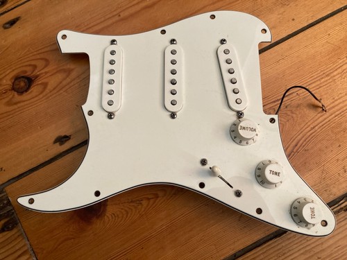 Fender standard stratocaster - standard,