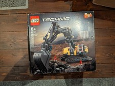 LEGO TECHNIC: Heavy-Duty Excavator (42121)
