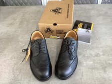Black brogue safety shoes