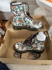 Dr. Martens Floral Garden