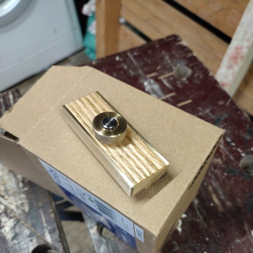 New oak concert brass - new, capo