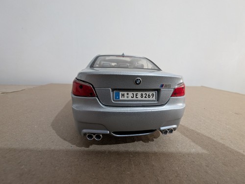 Maisto bmw 18 scale - bmw,