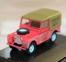 OXFORD DIECAST - CH028 - LAND ROVER SERIES 1 88 CANVAS - CHIPPERFIELDS CIRCUS