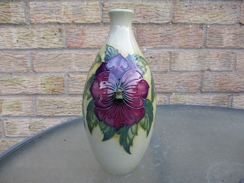 Moorcroft pottery unusual - pottery.,