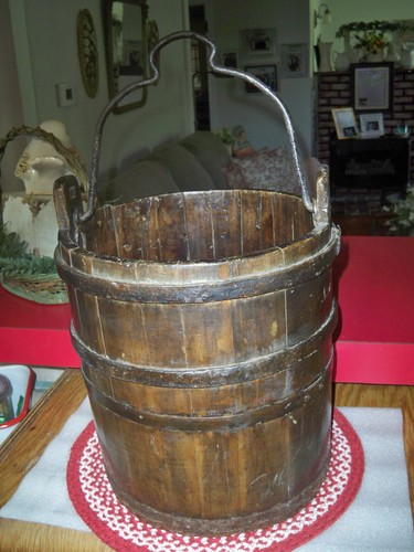 Antique primitive wooden - wooden, well