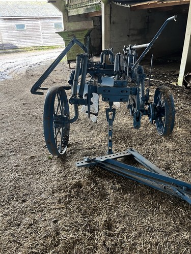 Ransomes furrow plough - 2,