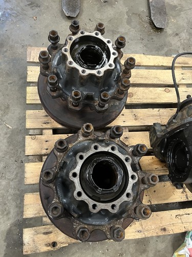 Daf rear hubs - daf,
