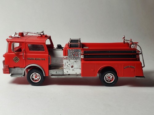Revell snap tite mack pumper - tite,