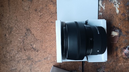 Sigma 56mm dc dn - 56mm, f1.4