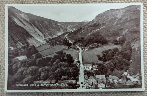 Dwygyfylchi village sychnant - &,