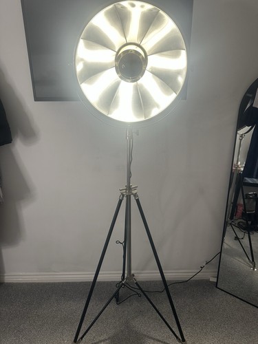 Industrial tripod floor - tripod, lamp