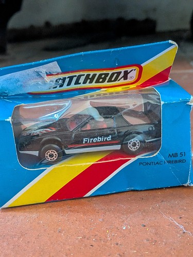 Vintage matchbox mb51 pontiac - matchbox,