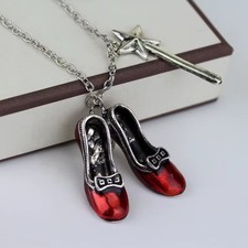 WIZARD OF OZ RUBY SLIPPERS &