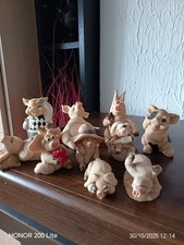 Collection of Ten Pigs Seven Piggin Pigs Two Leonardo and One Unknown. VGC