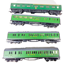 Rcak Of 4 X Hornby OO Gauge SR Maunsell Coaches: R4743, R4008A, R4744 And R4009A