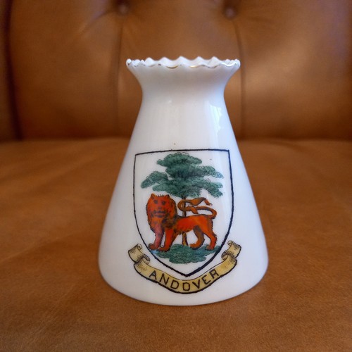Goss crested china model - wh,