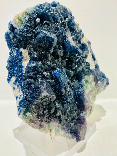 Blue fluorite with - fluorite, quartz