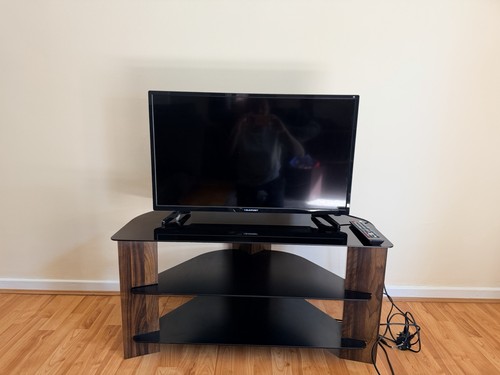 Inch blaupunkt and stand - 32,