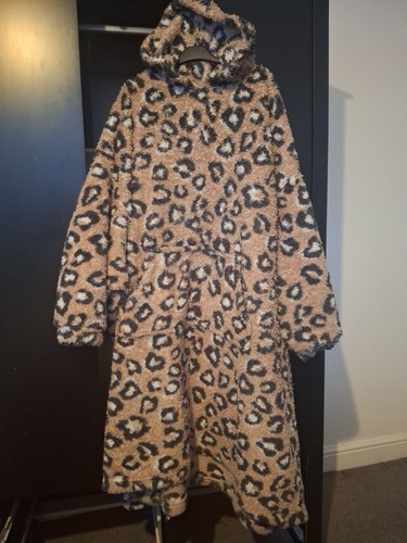 Oversized leopard print fleece - leopard,