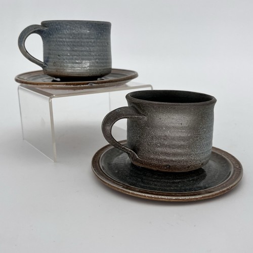 Oxshott wren studio pottery - /,