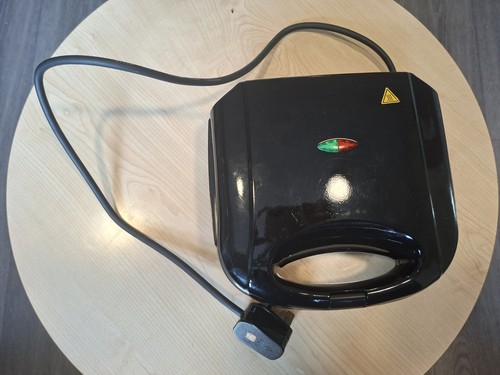 Toastie maker slice sandwich - toastie,