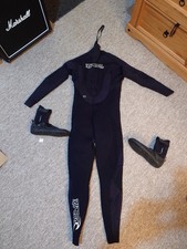Ripcurl Wetsuit and Shoes Men's Large Winter Suit.