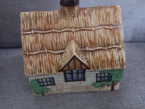Vintage ornamental ceramic - vintage.,