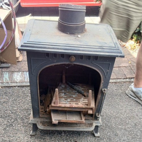 Freestanding black metal - freestanding,