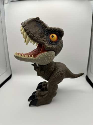 Jurassic world roar command - world,