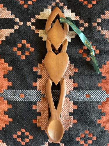 Vintage welsh wooden - wooden, heart