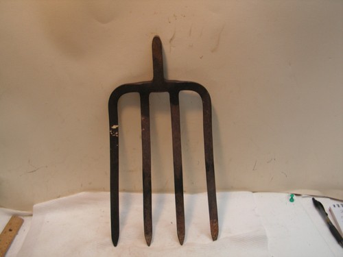 Vintage point spade potatoes - point,