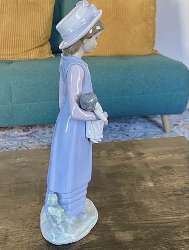 Lladro 5045 belinda with her - 5045,