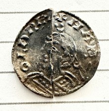 ANGLO SAXON. HAROLD I (1035-1040). SILVER PENNY (BROKEN IN TWO HALVES). RARE