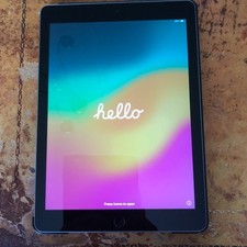 APPLE iPad - 32GB - 2018 ( 6th Generation )