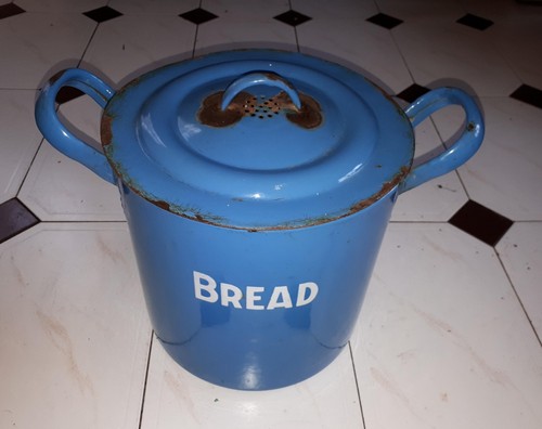Vintage blue enamel round - blue,