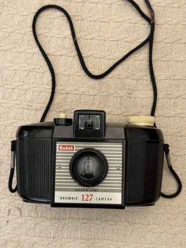 Vintage kodak brownie 127 - kodak, with