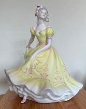 ROYAL DOULTON Figurine HN 2379