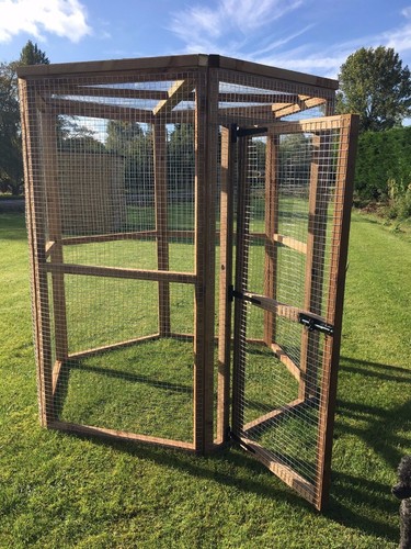 Pretty hexagonal 6ft aviary - pretty,