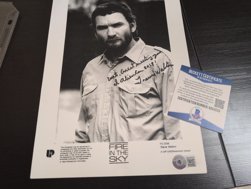 Travis walton signed 8x10 - travis,