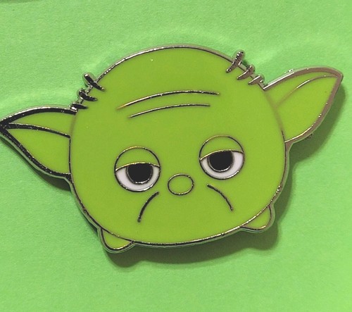 Disney trading pins yoda - trading,