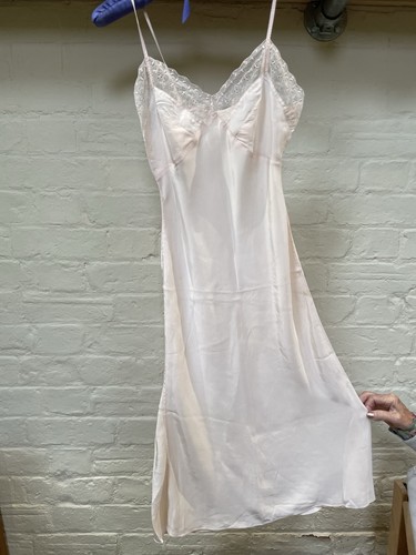 Pale pink 1950s - 1950s, under