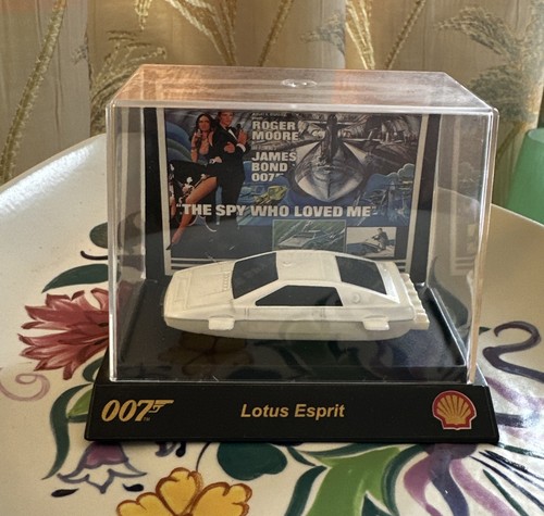 James bond 007 lotus - james, esprit
