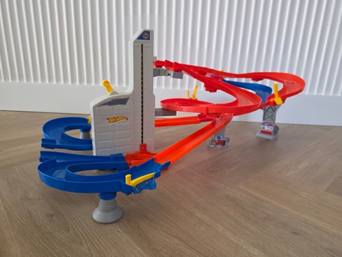 Hot wheels auto lift - hot,
