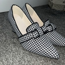 Brand New Never Worn Size 39