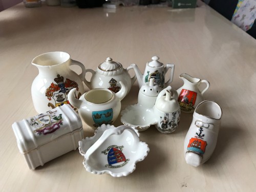 Crested china mixed lot - crested,
