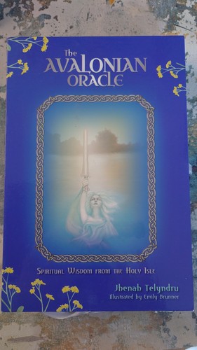 The avalonian oracle - deck, and